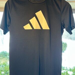 Adidas boys Short Sleeve Black Tee with Gold Graphic